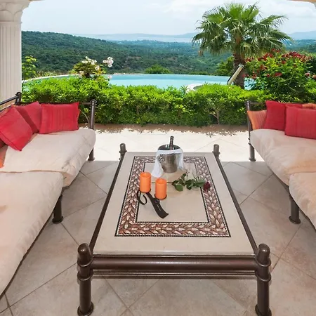 Sleeps 10 Pool Wifi * Grimaud