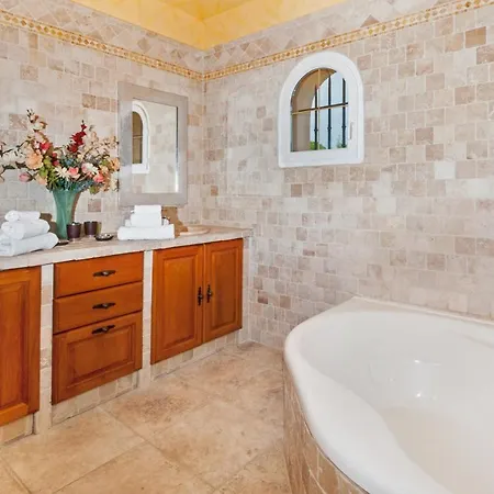 Sleeps 10 Pool Wifi