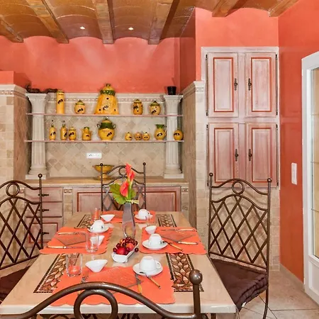 Sleeps 10 Pool Wifi Vila